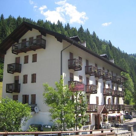 Casa Alpina Sant'Apollinare Hotel Falcade Exterior photo