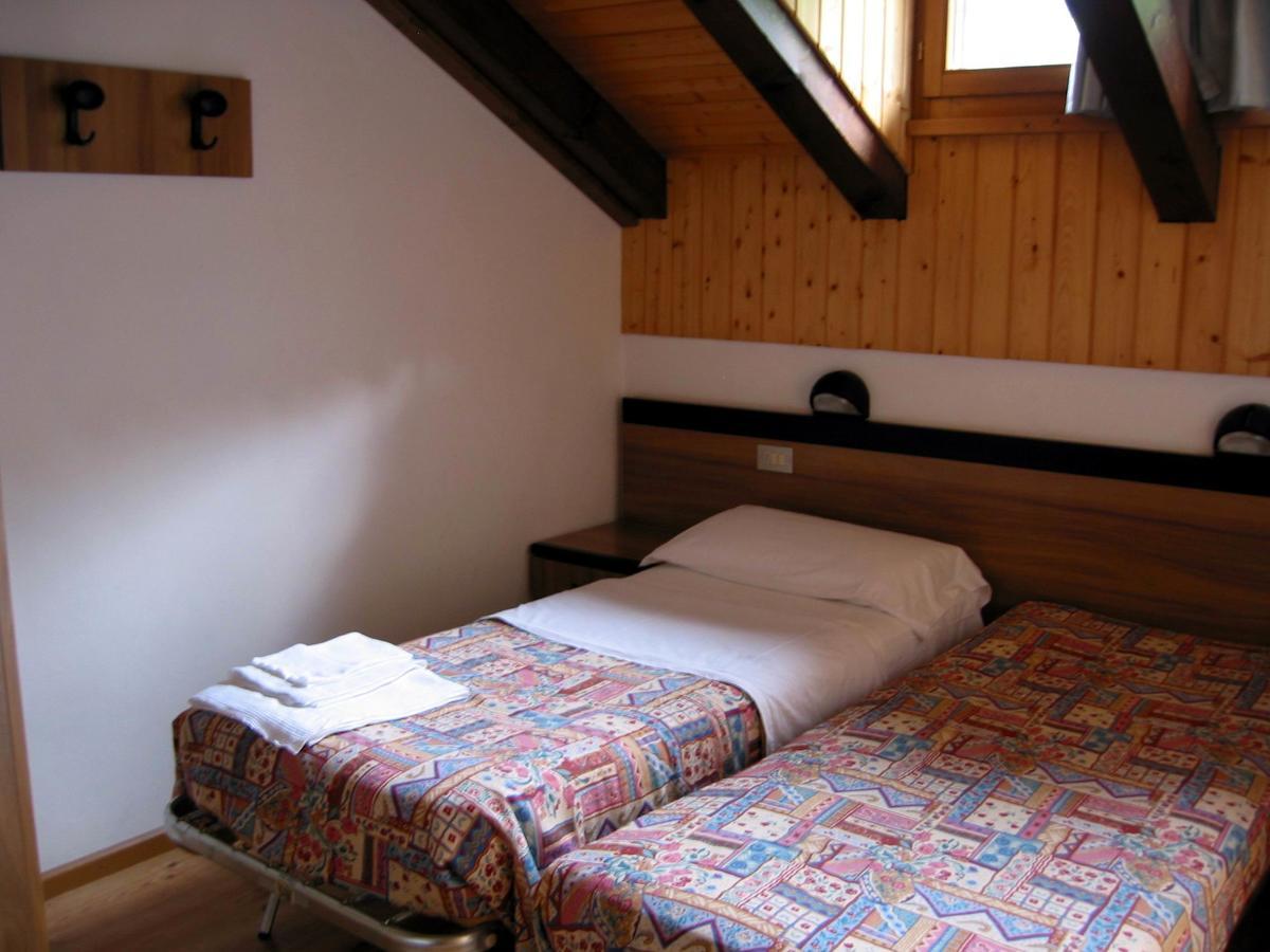 Casa Alpina Sant'Apollinare Hotel Falcade Exterior photo